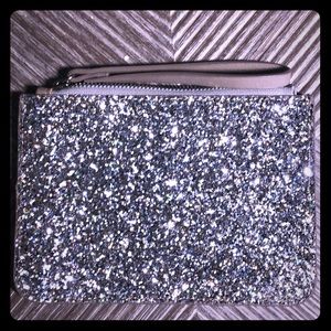 Sparkling wristlet